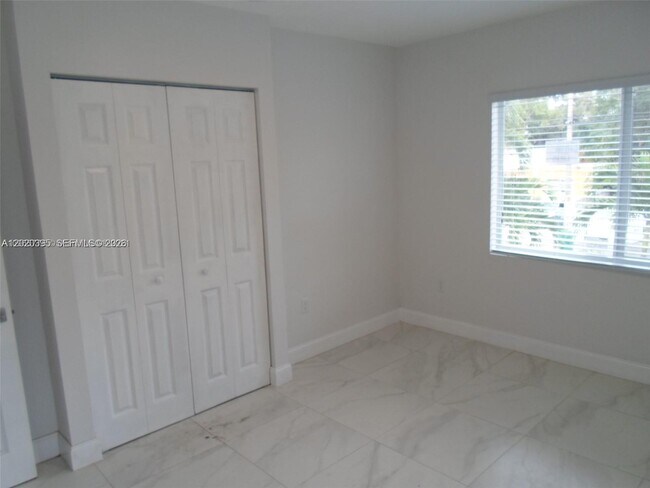 Building Photo - 354 NW 59th Terrace