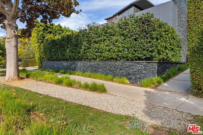 Building Photo - 723 Euclid St