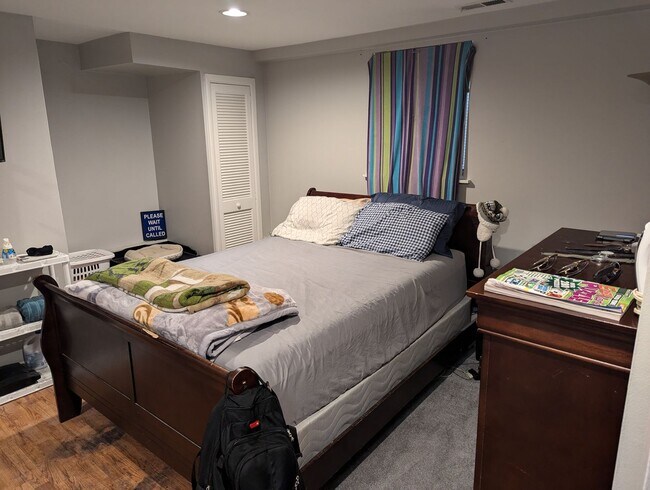 Building Photo - Spacious 1 Bed, 1 Bath in Lakeview