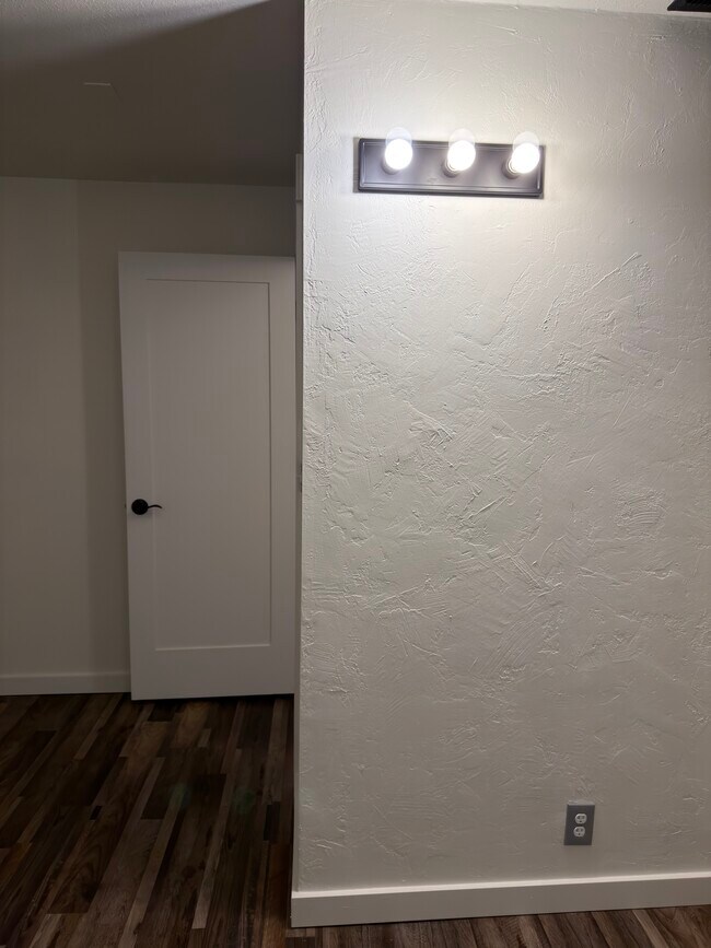 Building Photo - 2011 Oregon Ave