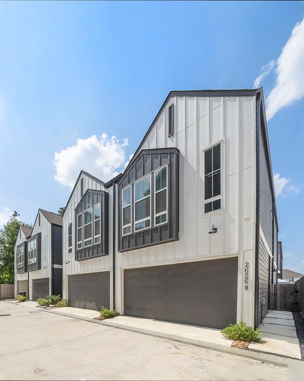 Building Photo - 2626 W Tidwell Rd