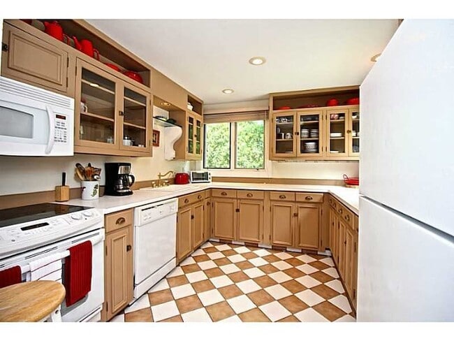 Building Photo - 434 Bellevue Ave