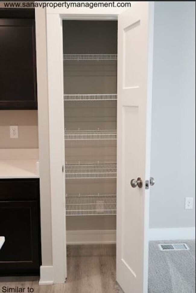 Building Photo - Modern 3-Bedroom Ranch in Grimes with basement-Available End of April!