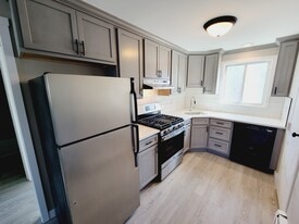 Building Photo - 41 Evergreene