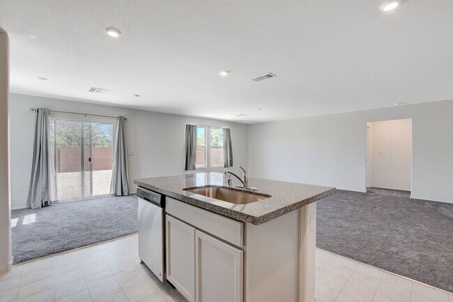 Building Photo - Newer Home in Indian Springs!