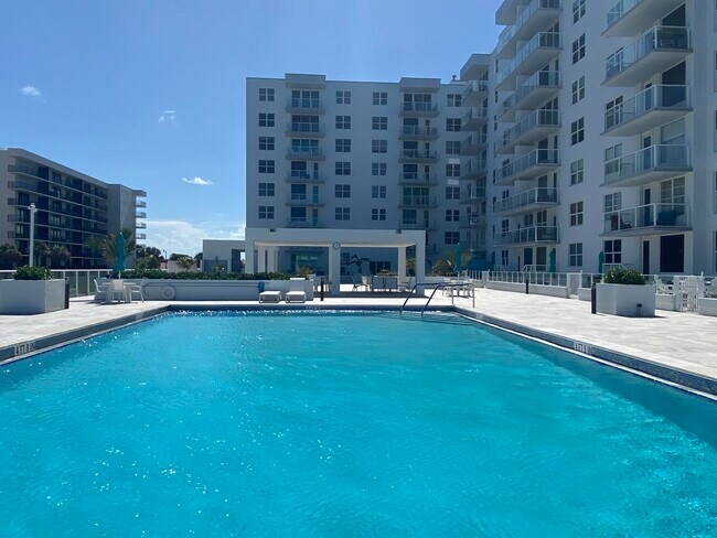 Building Photo - 3450 S Ocean Blvd