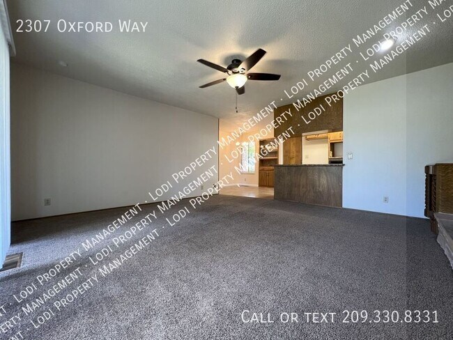 Building Photo - 2307 Oxford Way
