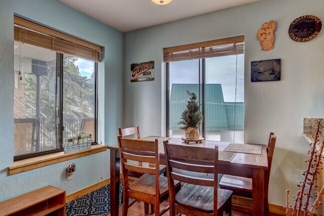 Building Photo - 495 Tramway Dr