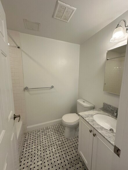 Building Photo - 65 Langdon St