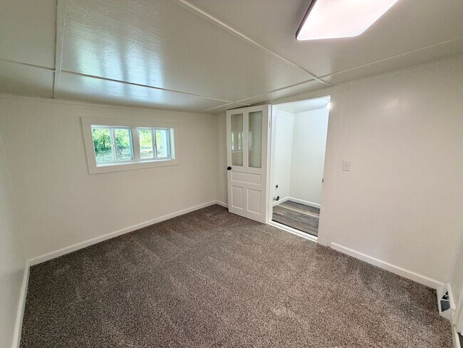 Building Photo - Hamptonville - HWY 901 - 3 Bedroom/ 1 Bathroom