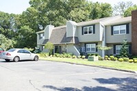 Building Photo - 342 Lake Pointe Dr