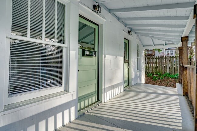 Building Photo - Cozy Home in Columbia's Downtown Core - Unit A