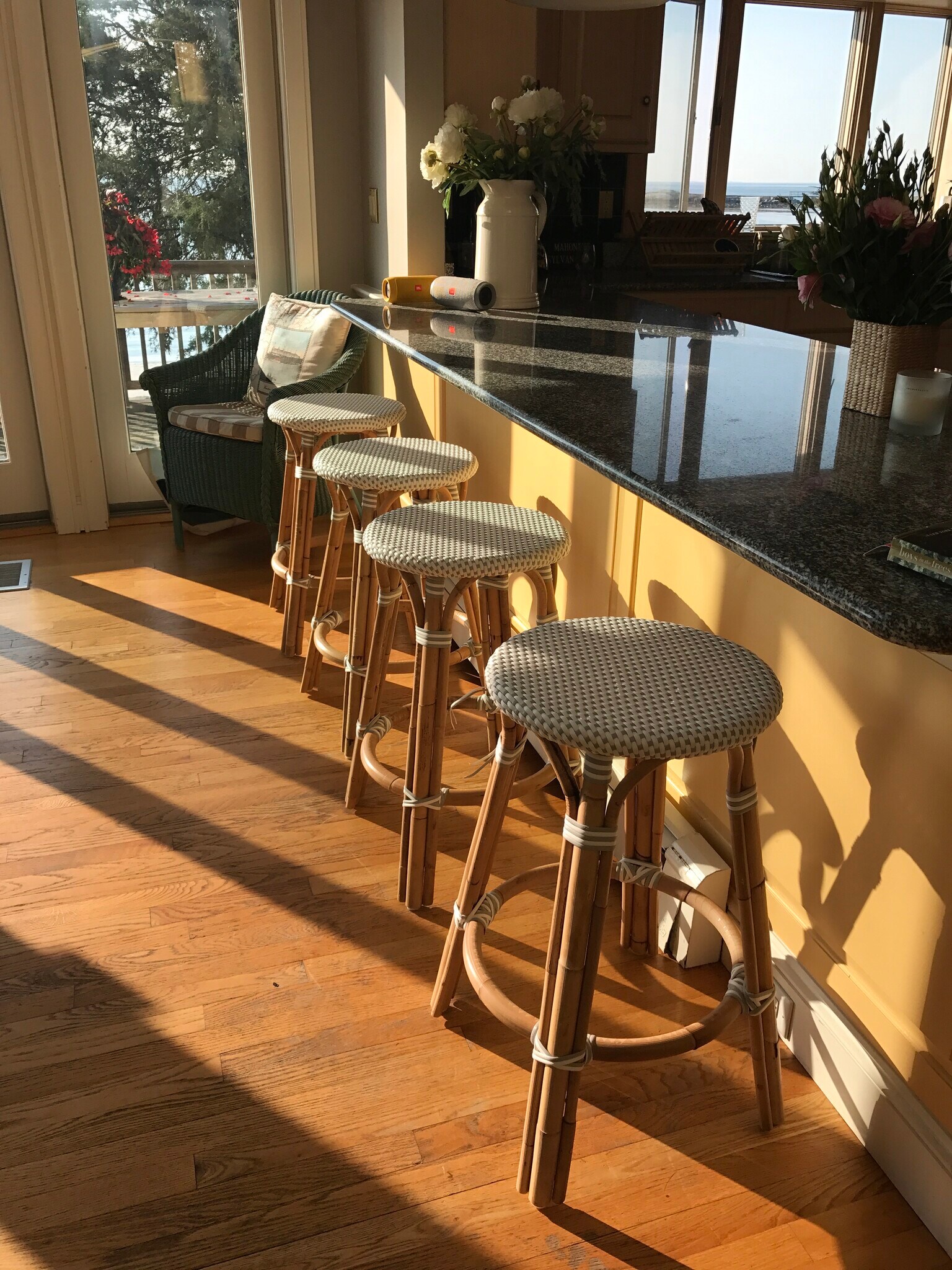 Dining Bar - 106 Beach Hill Rd