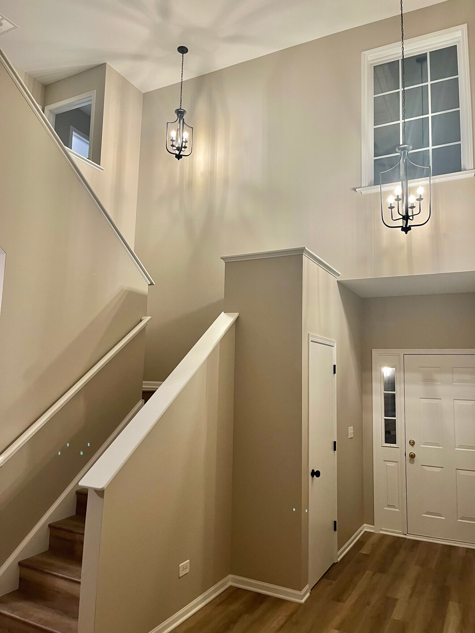 Entryway with vaulted ceiling - 17537 S Gilbert Dr
