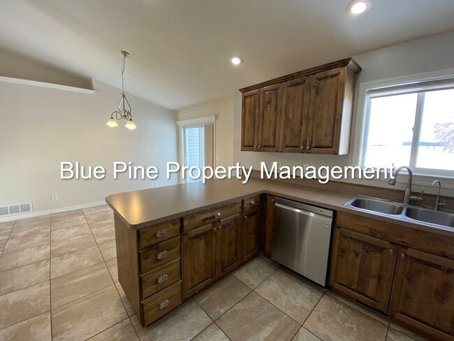 Building Photo - 3865 Cobalt Dr