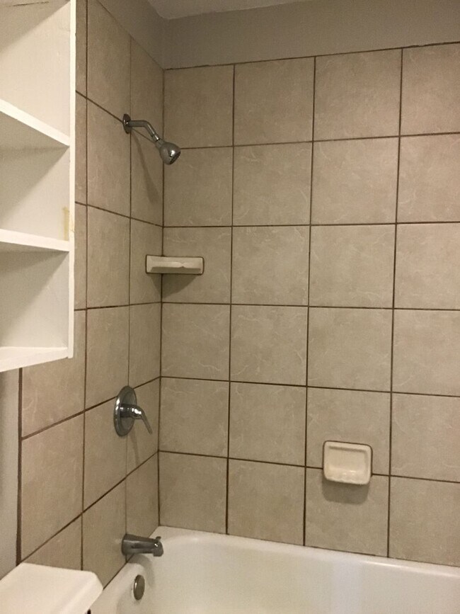 Building Photo - Spacious Mountain Home With Finished Basement & Great Location!