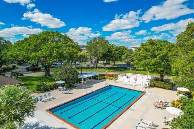 Building Photo - 3800 Oaks Clubhouse Dr