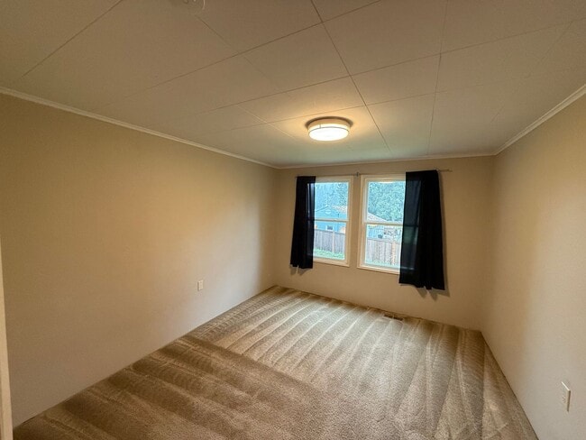 Building Photo - Spacious 3 bed 1 bath Edmonds Home on Large Private Lot! $2850/mo.