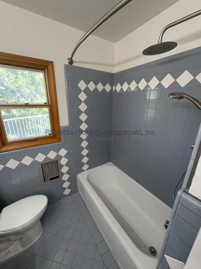 Building Photo - 3126 Belvedere Dr