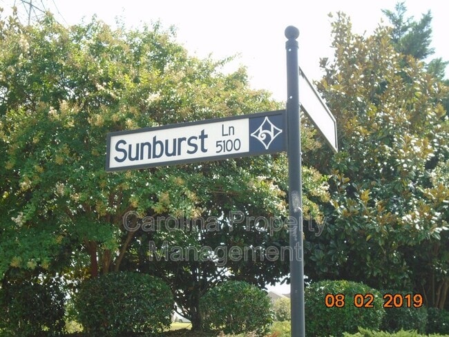 Building Photo - 4955 Sunburst Ln