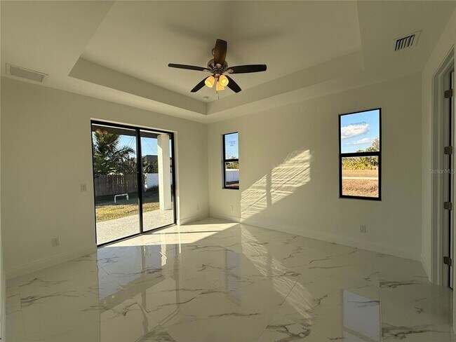 Building Photo - 2620 NE 22nd Ave