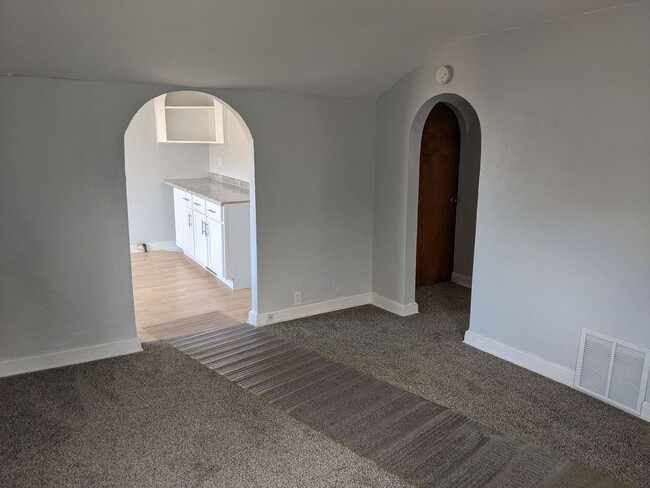 Building Photo - 2525 Parke St