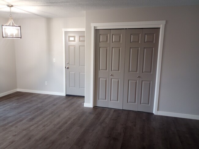 Building Photo - 9316 W Cory Ln