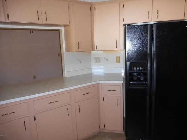 Building Photo - 10962 SW 84th Ave
