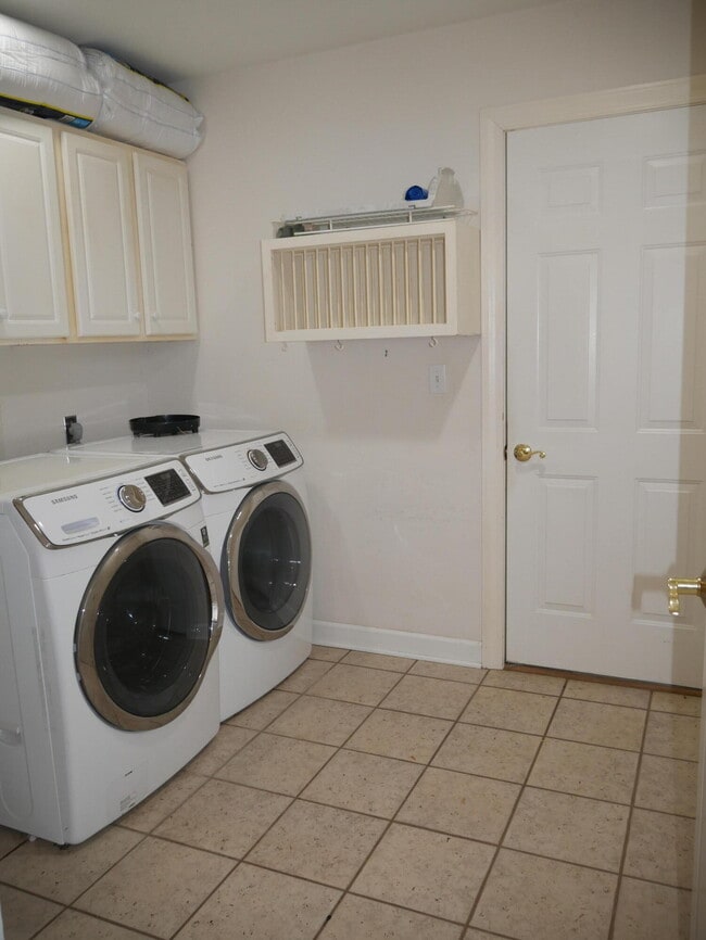 Building Photo - 5105 Forum Blvd