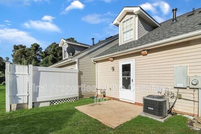 Building Photo - 309 Sampson St