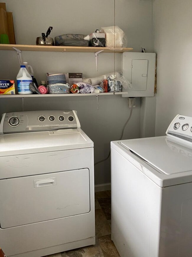 Building Photo - 105 Buckeye Cir