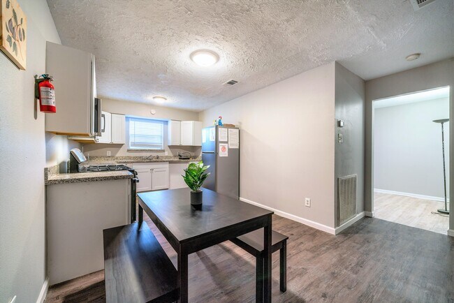 Building Photo - 4311 Tiffany Dr