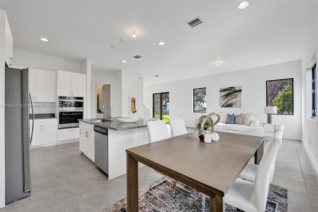 Building Photo - 13145 Addilyn Ct