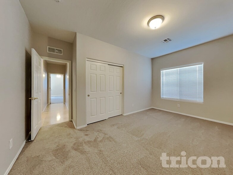 Building Photo - 12825 W Weldon Ave