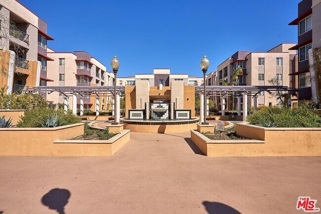 Building Photo - 360 W Ave 26