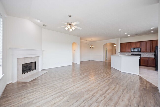 Building Photo - 24623 Blane Dr