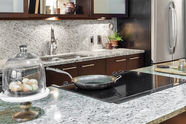 Building Photo - 915 Olive St