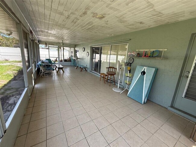 Building Photo - 15152 Buswell Ave
