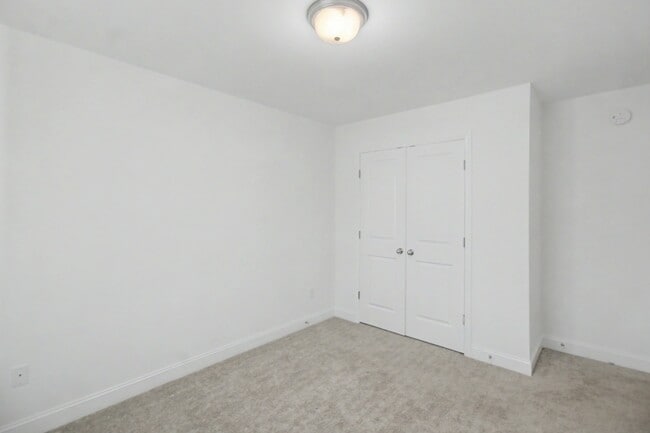 Building Photo - 248 Buckingham Dr