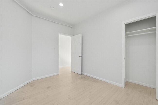 Building Photo - 1919 W Diamond St