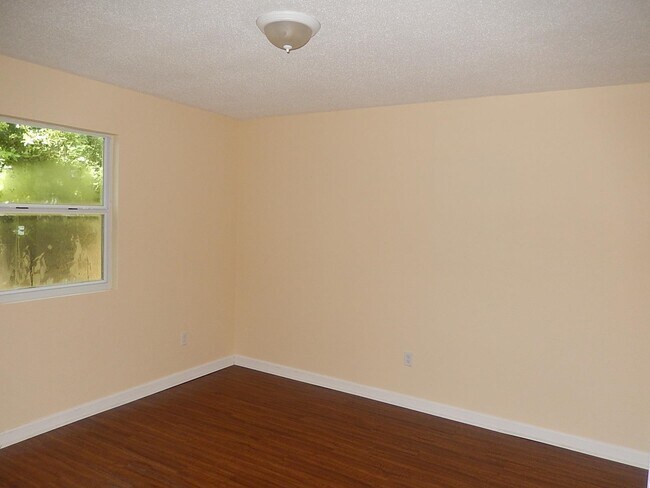 Building Photo - 2685 Mission Rd