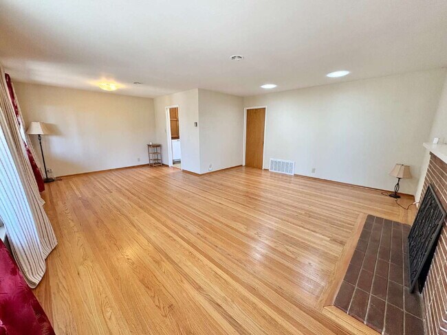 Building Photo - Peaceful Charmer Single-Story Retreat in Vallejo