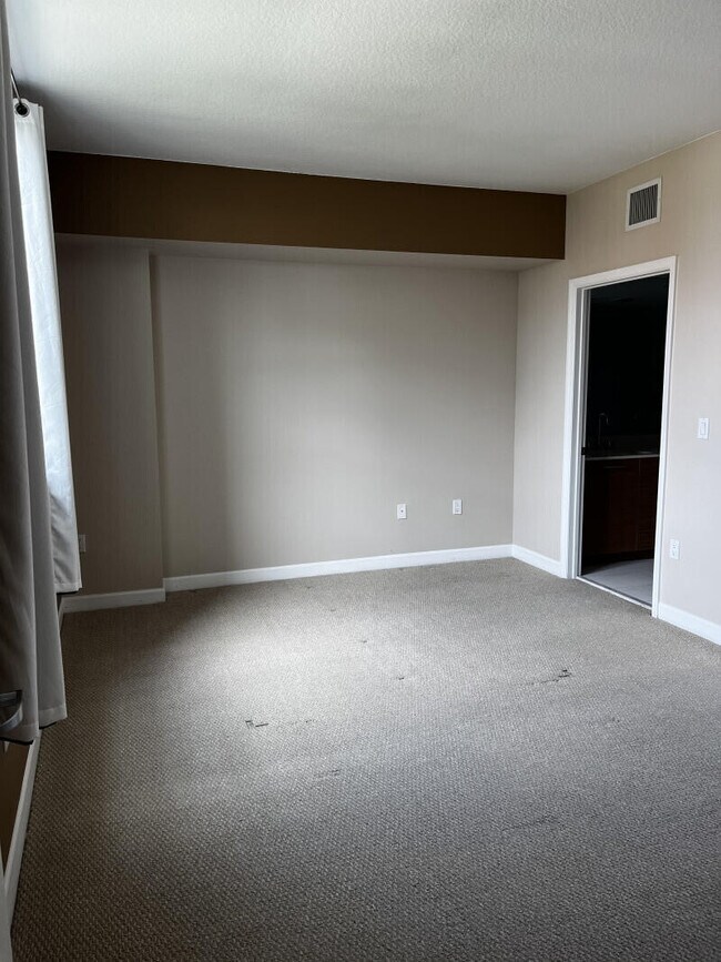 Primary Photo - 480 Hibiscus St