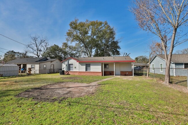 Building Photo - 11914 Meadowpass St