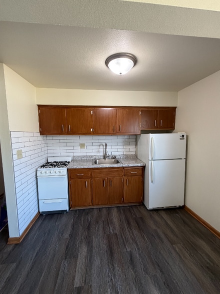 Building Photo - 2066 S 74th St