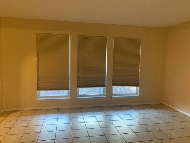 Building Photo - Heritage Hills 3 Bedroom