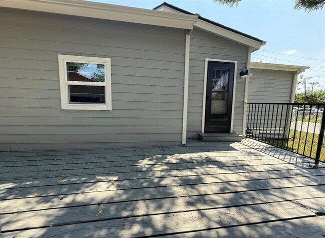 Building Photo - 1209 Frink St