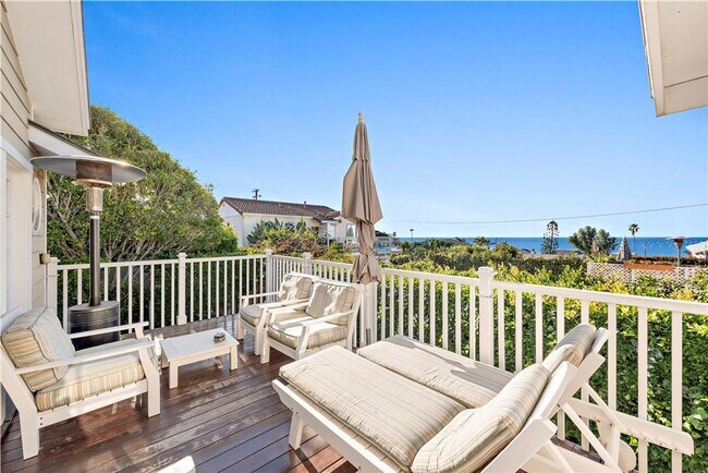 Building Photo - Woods Cove Beach House