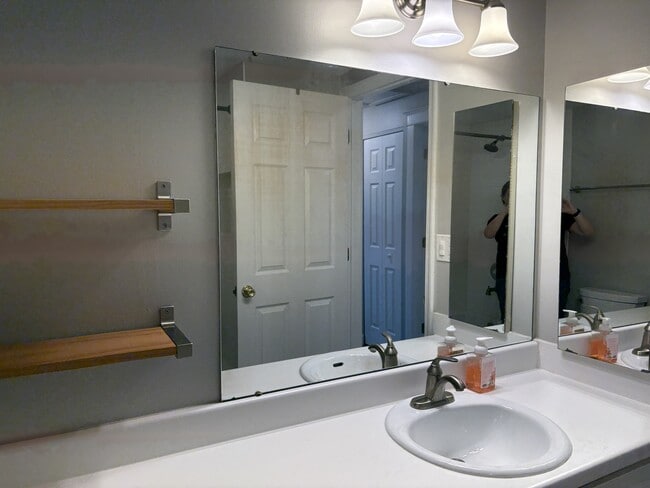 Building Photo - 412 Kojun Ct