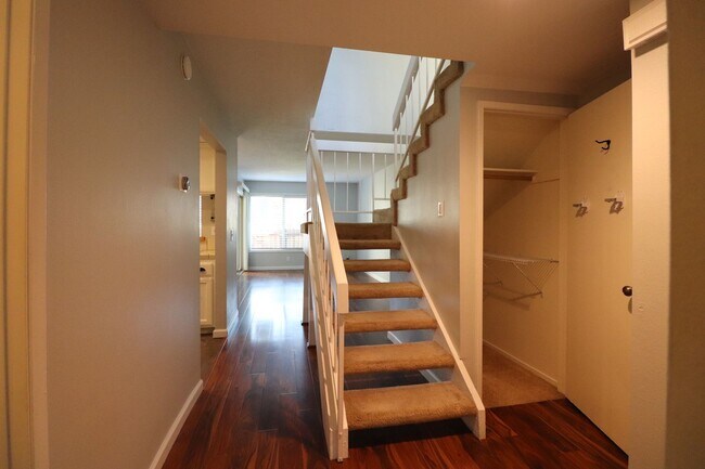 Building Photo - Rice Ranch Condo